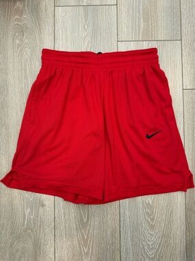 Nike Red Men’s Athletic Mesh Basketball Shorts 6” size medium